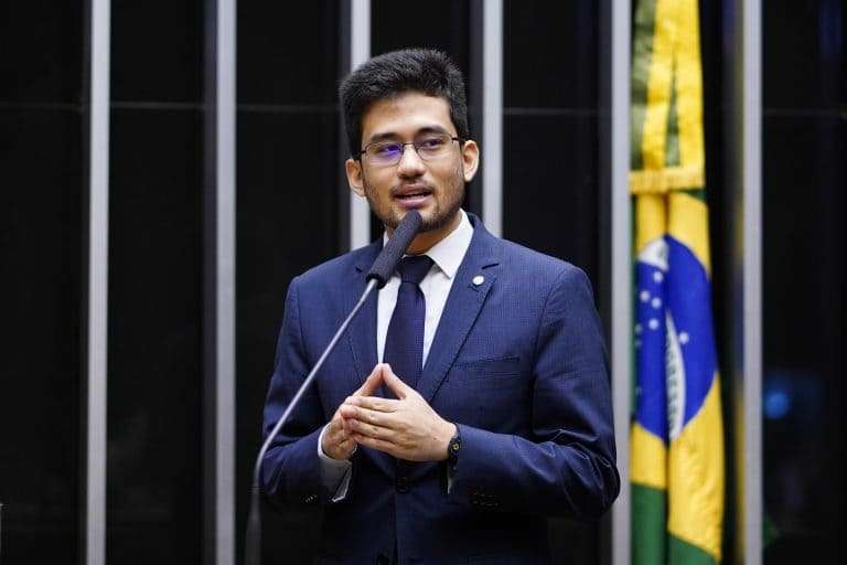 Proposta cria regras para neutralidade ideológica na administração pública