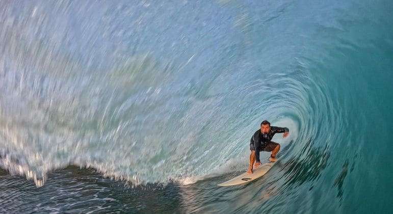 Surfista de ondas gigantes, brasileiro Márcio Freire morre em Nazaré