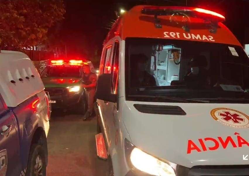 Pistoleiro matam homem na frente da namora no bairro Vila Prata