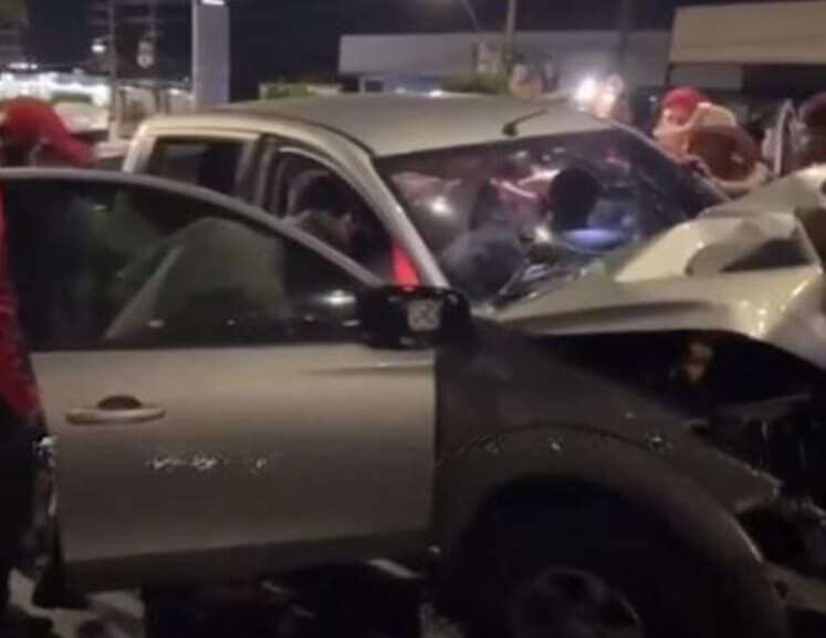 Motorista fica gravemente ferido em acidente na Torquato Tapajós