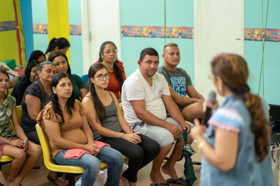 Prefeitura de Manaus promove encontro ‘Transição Casa-Creche’ com pais do maternal 1