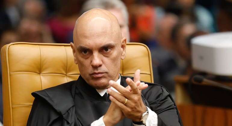 Moraes manda soltar 102 presos por atos extremistas em Brasília