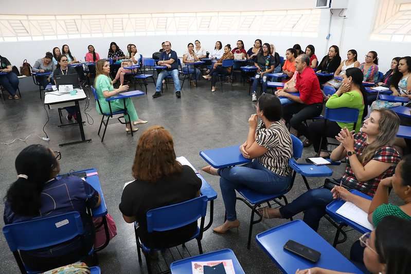 Prefeitura de Manaus convoca professores das disciplinas de matemática e ciências