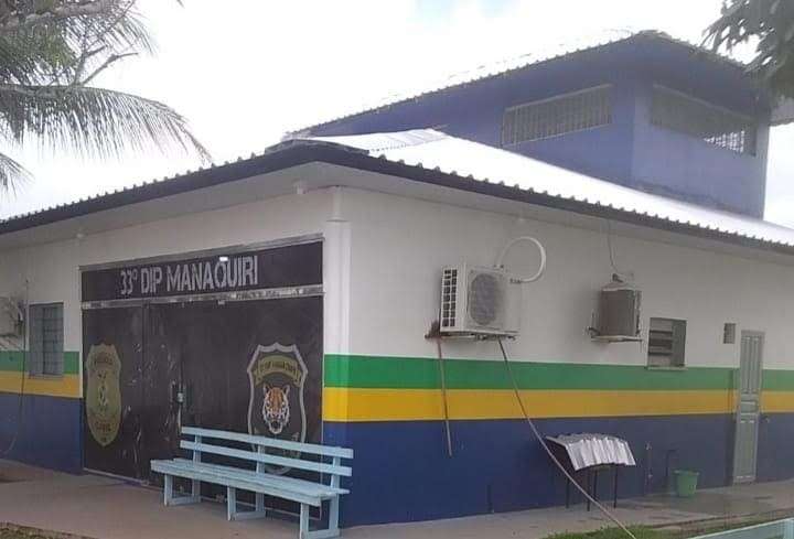 Polícia prende homem em flagrante por violência doméstica e tráfico de drogas em Manaquiri