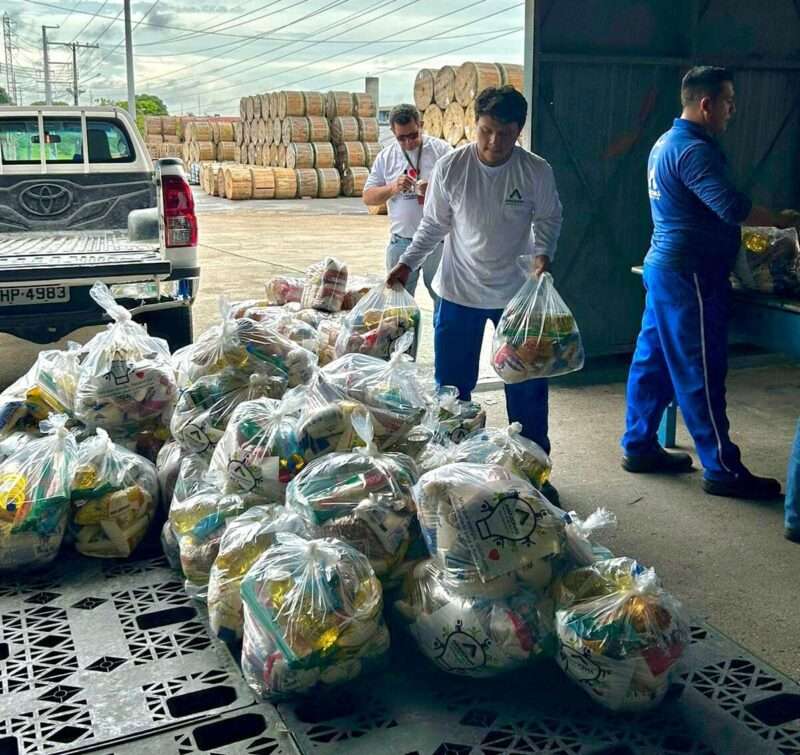 ENERGIA SOLIDÁRIA: mais de 2.100 toneladas de alimentos já foram doadas em cestas básicas, frangos e kit lanche a comunidades em Manaus e interior beneficiando 908 mil pessoas