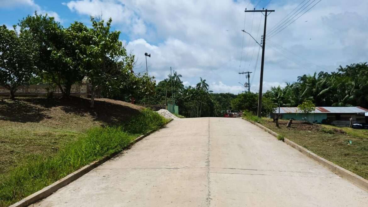 Governo do Amazonas pavimenta ramal e estrada em São Paulo de Olivença