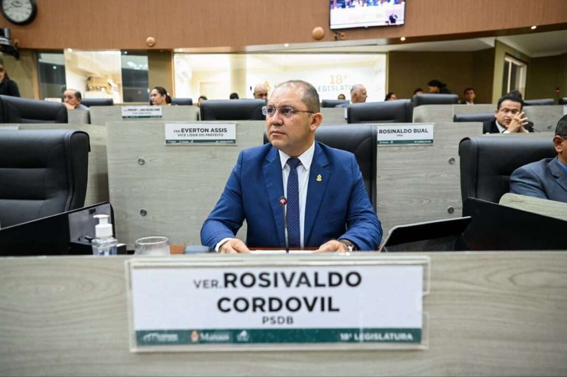 Rosivaldo Cordovil assina a CPI para investigar trabalhos executados pela concessionária Águas de Manaus