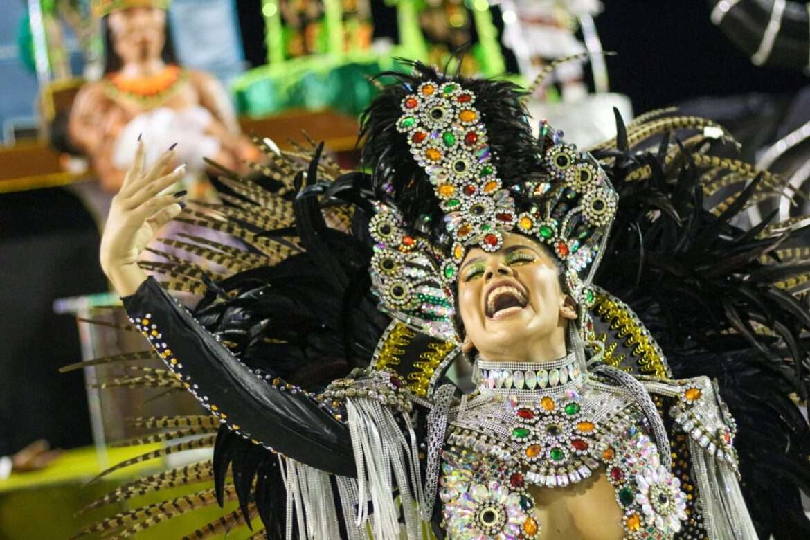 Carnaval de Manaus 2023: Desfile das escolas de samba movimenta economia na capital