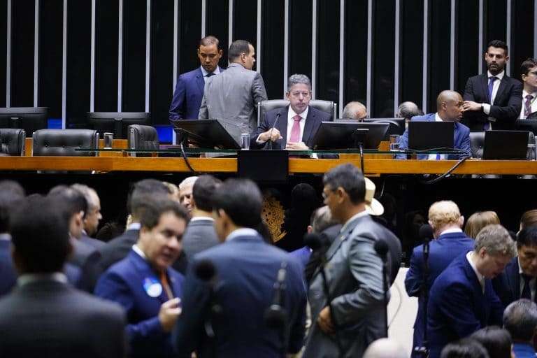 Plenário realiza sessão deliberativa nesta tarde para votar acordos internacionais