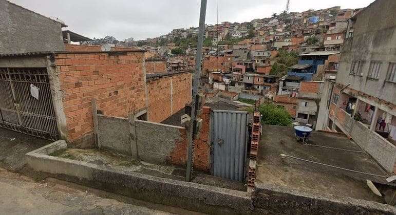 Mulher morre e duas pessoas ficam feridas após serem atingidas por desmoronamento em SP