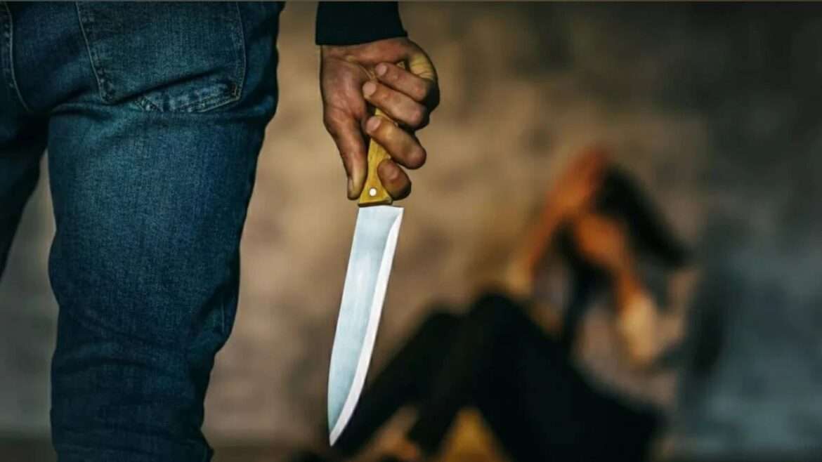 Homem morto a golpes de faca é encontrado em terreno na zona Norte