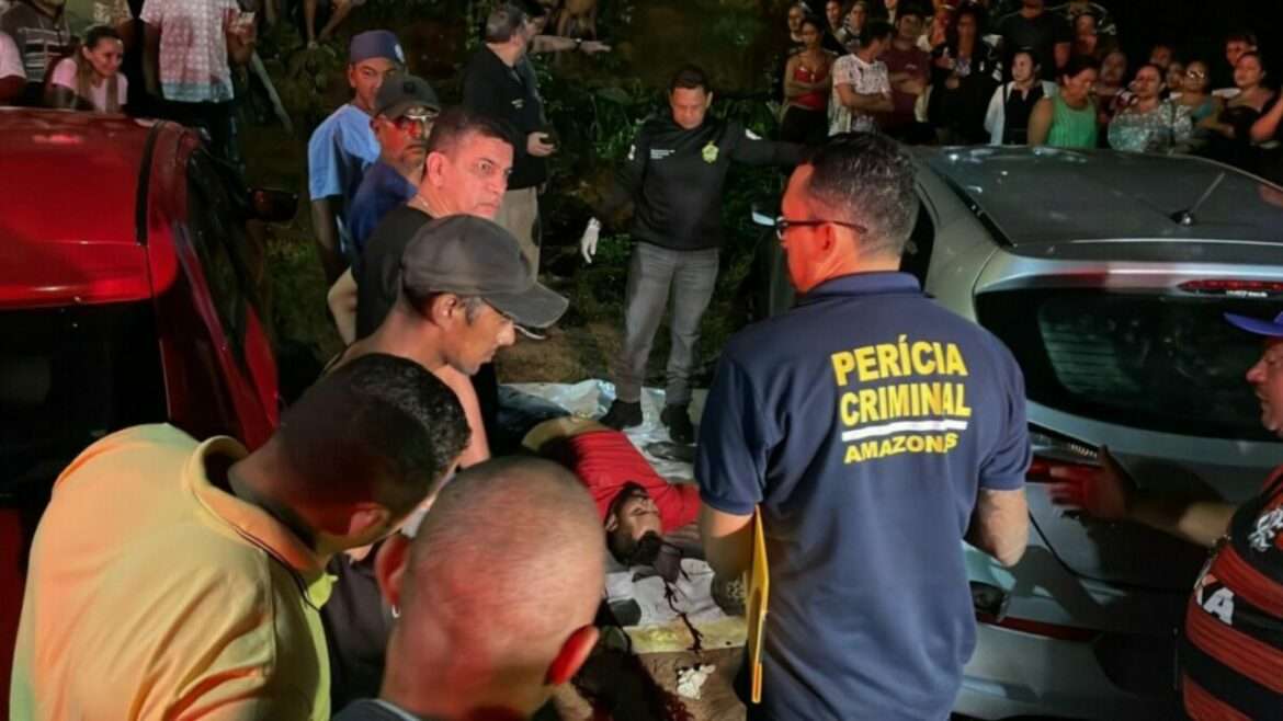 Homem é perseguido e executado por pistoleiros dentro do próprio carro