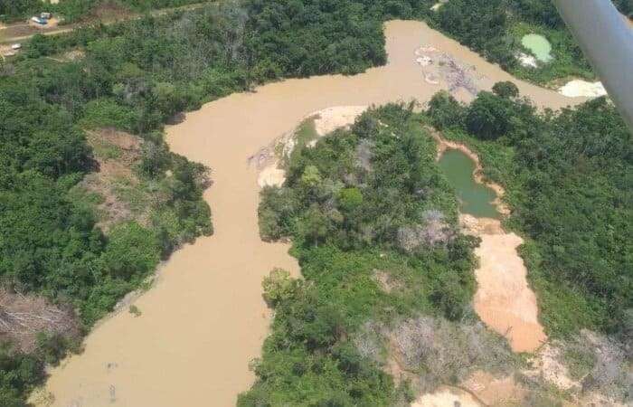 Governo Federal libera acesso de barcos para retirada de garimpeiros da Terra Yanomami
