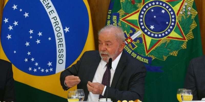 Lula prega união com Tarcísio e Felipe Augusto e fala de habitações irregulares