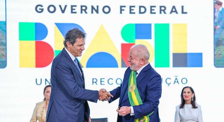 Governo Lula se contradiz e mantém proibição de acesso a documentos