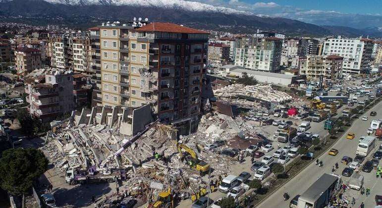 Passa de 33 mil o total de mortos por terremoto na Turquia e na Síria