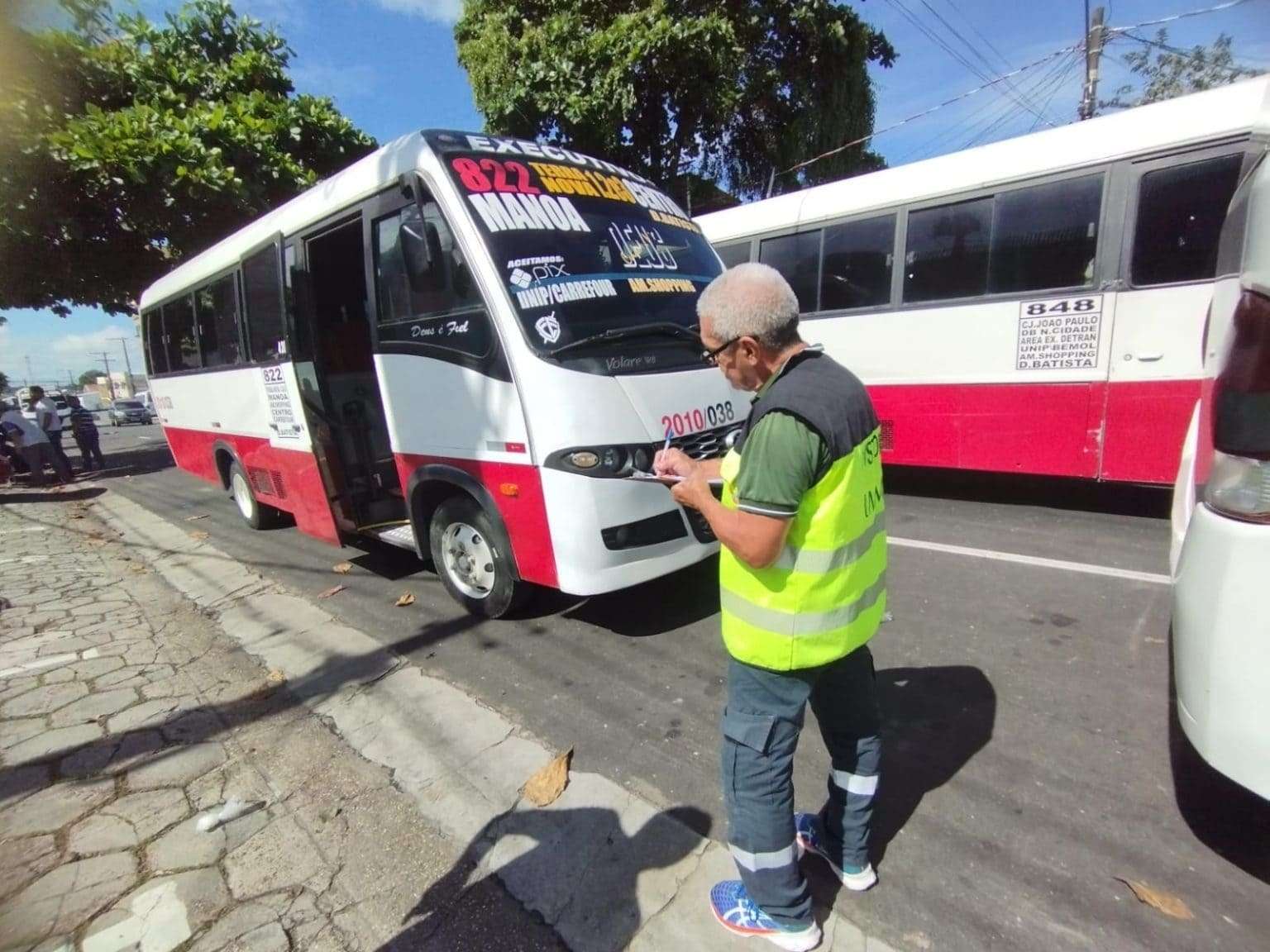 Prefeitura realiza recadastramento de micro-ônibus para modernizar transporte público