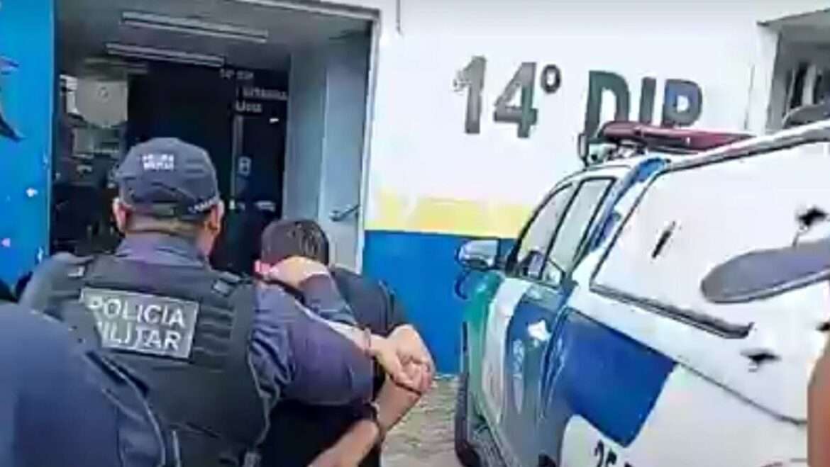 Homem invade lotérica e rende funcionária com faca no pescoço