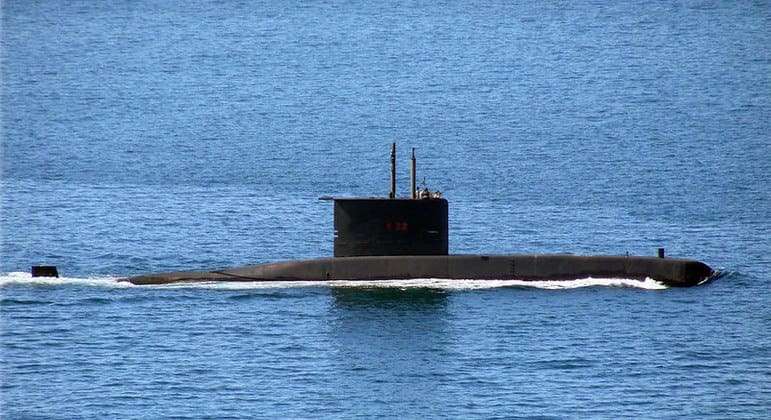 Marinha aposenta submarino Timbira após quase três décadas