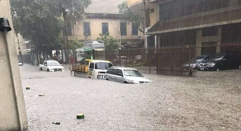 Temporal deixa quatro pessoas mortas no estado do Rio de Janeiro