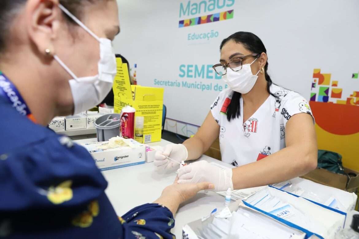 Prefeitura de Manaus realiza ações de testes rápidos e imunização alusivas ao ‘Fevereiro Roxo’