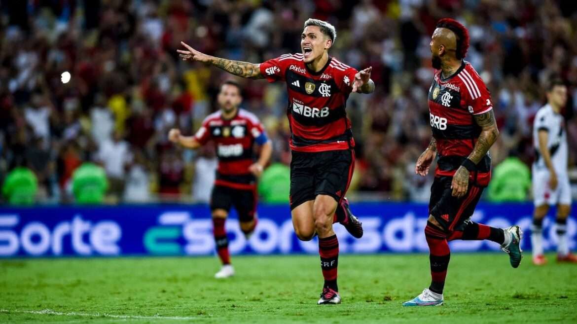 Flamengo vence o Vasco mais uma vez e avança à final do Carioca