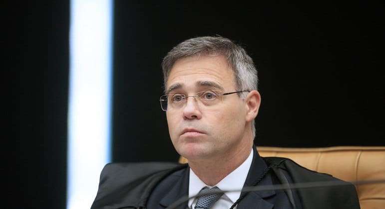 André Mendonça será relator de notícias-crime contra Nikolas Ferreira por transfobia