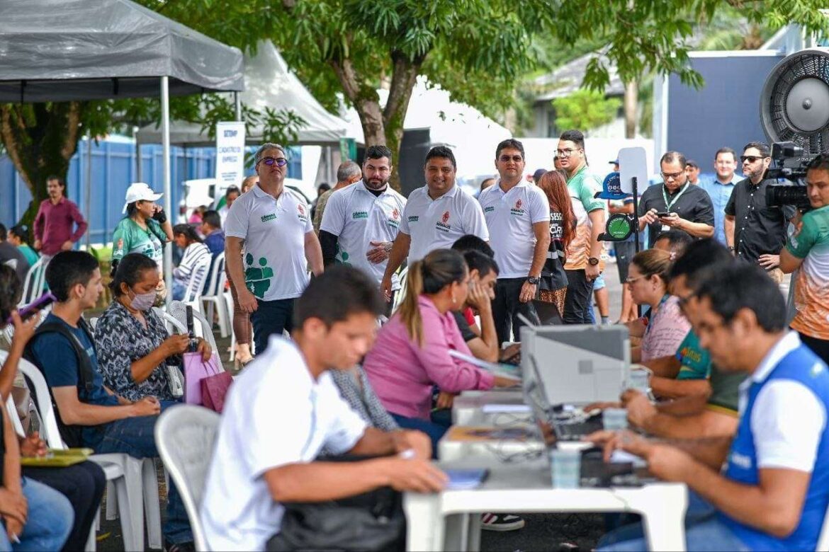 Câmara Cidadã faz mais de 3 mil atendimentos no primeiro dia de evento na zona leste