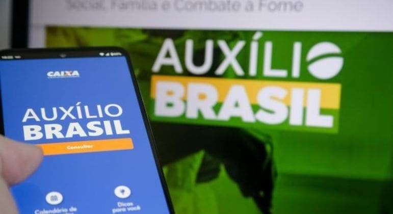 Governo muda regras para ingresso no Auxílio Brasil; confira