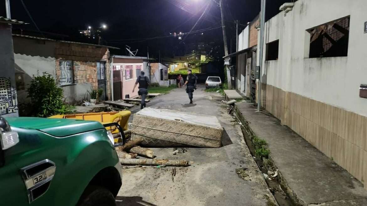 PM desmonta barrigada feita por criminosos na comunidade fazendinha