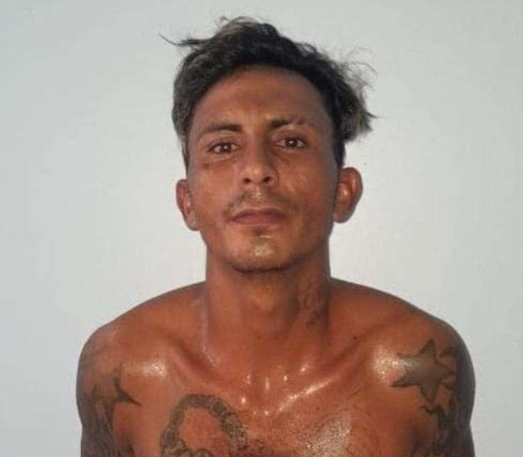 Polícia procura por homem suspeito de matar amigo em flutuante