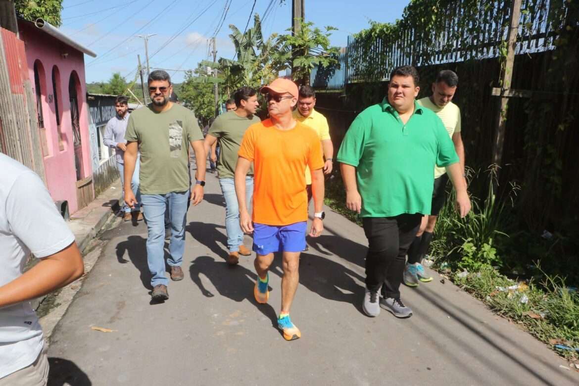 Prefeitura de Manaus anuncia reconstrução de escada na comunidade da Sharp