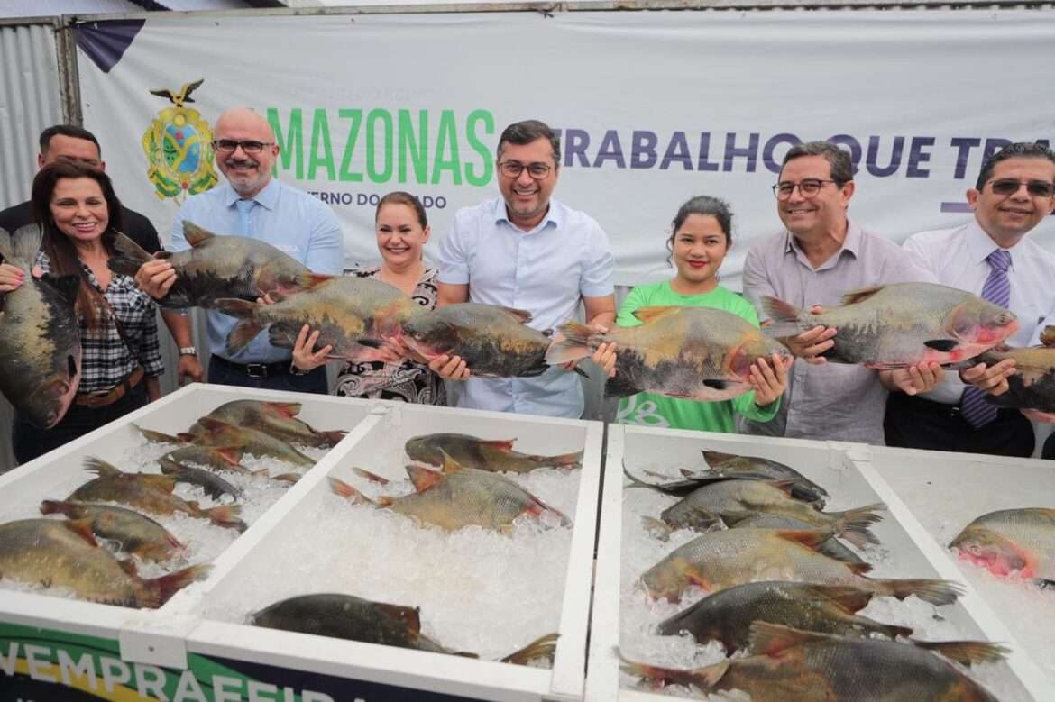 Semana Santa: Indígenas do Amazonas recebem doação de peixes