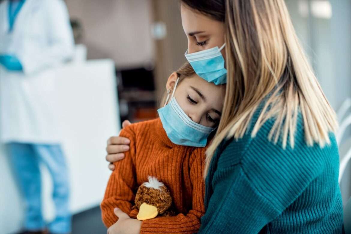 Pediatra alerta para os sintomas da gripe em crianças