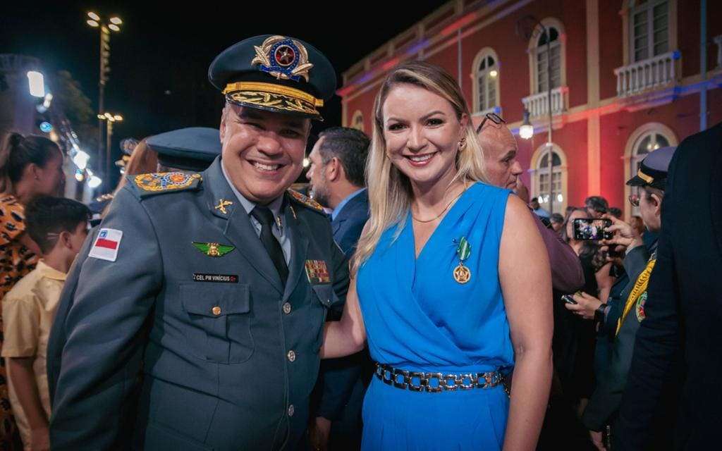 Presidente da ADS, Michelle Bessa, recebe Medalha Tiradentes da Polícia Militar