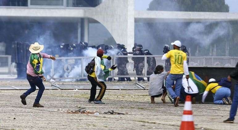 PGR denuncia mais 203 envolvidos nos atos extremistas; total chega a 1.390