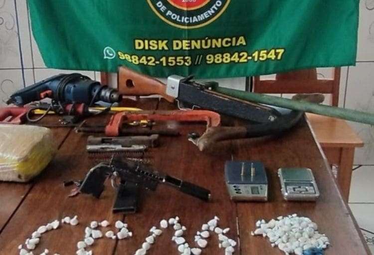 Suspeito de homicídio dentro de fábrica de armas caseiras