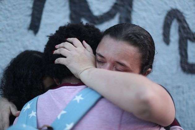 Volta às aulas na escola Thomazia Montoro é marcada por choro, abraços e esperança