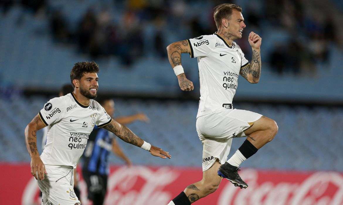 Corinthians inicia Libertadores com vitória sobre Liverpool no Uruguai