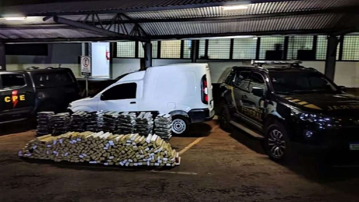 PF apreende 720kg de maconha durante abordagem policial