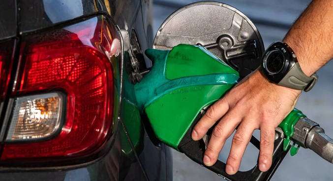 Gasolina mais cara impulsiona alta de 0,71% da inflação em março