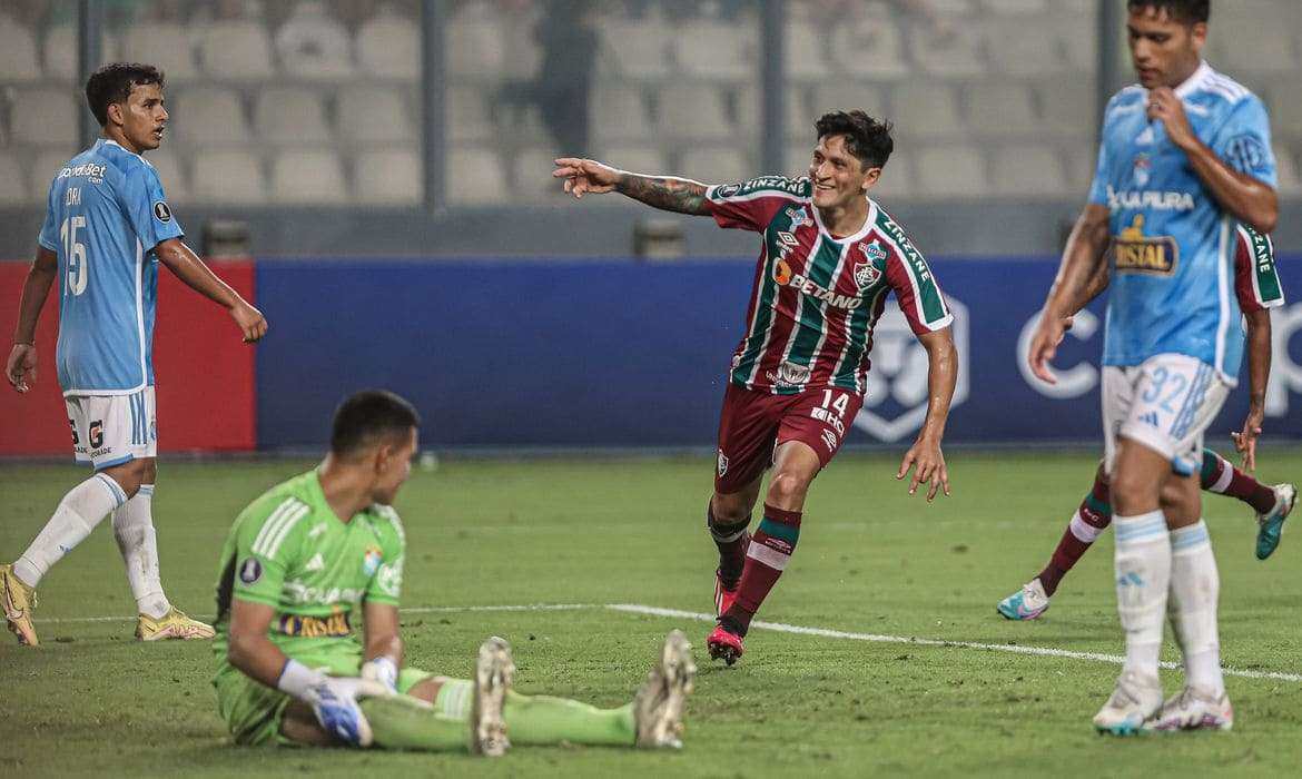 Fluminense inicia Libertadores com vitória sobre o Sporting Cristal