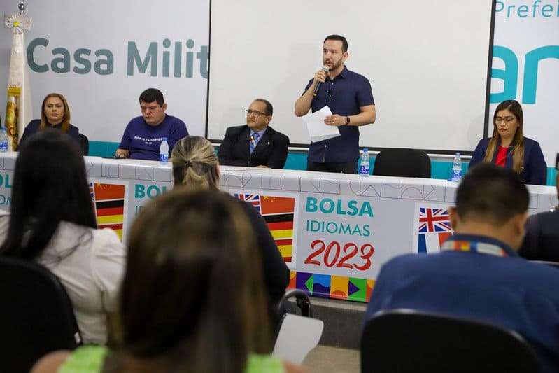 Programa Bolsa Idiomas tem mais de cinco mil inscrições em sete horas de funcionamento