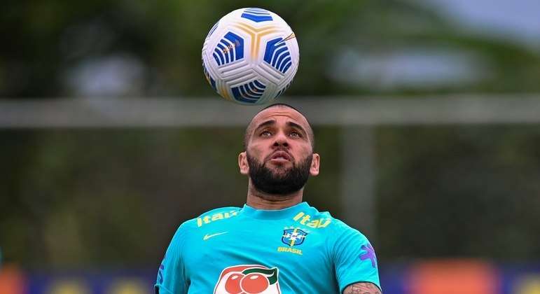 Acusado de estupro, Daniel Alves pode disputar torneio entre presídios na Espanha