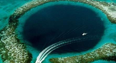 Cientistas descobrem segundo maior buraco azul do mundo, com gás mortal e bactérias misteriosas