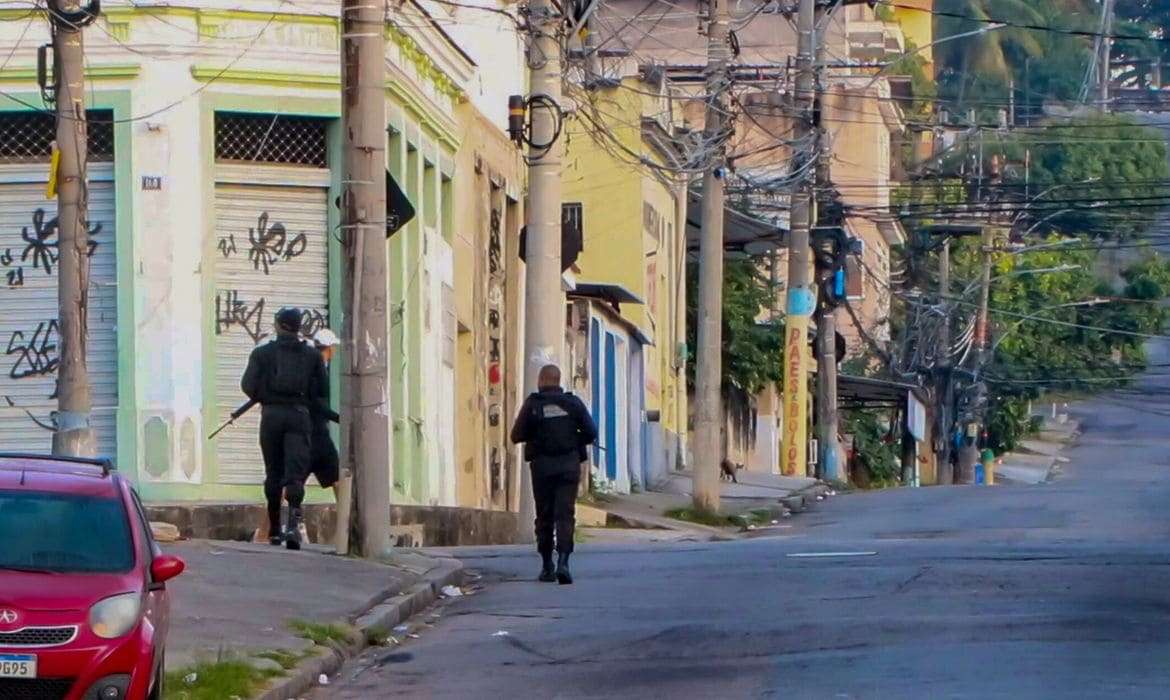 Mais de 60% das mortes cometidas por policiais não são investigadas