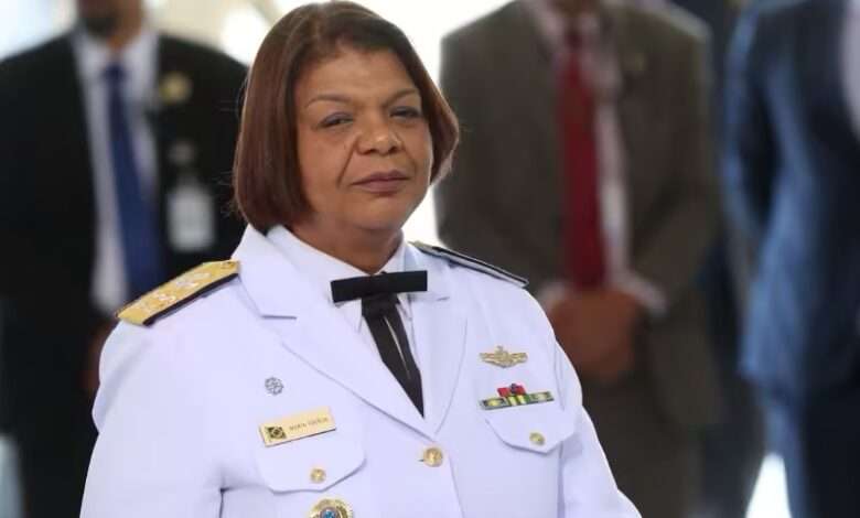 Brasil têm a primeira mulher preta no cargo máximo da Marinha. Histórico!