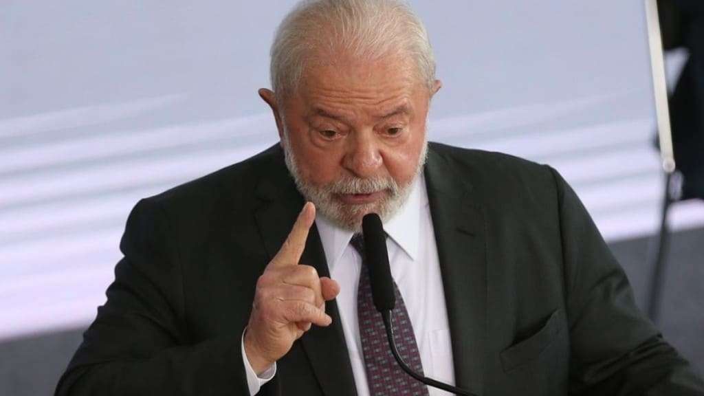Lula chama privatização da Eletrobras de "sacanagem": "Não vamos ficar quietos"