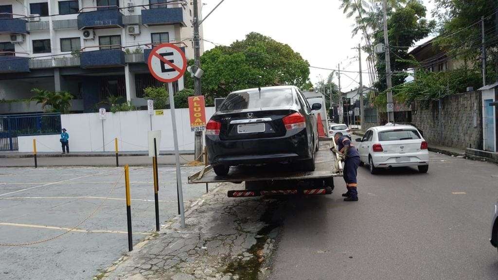 Prefeitura de Manaus combate estacionamentos irregulares e busca garantir a fluidez do trânsito na zona Centro-Sul