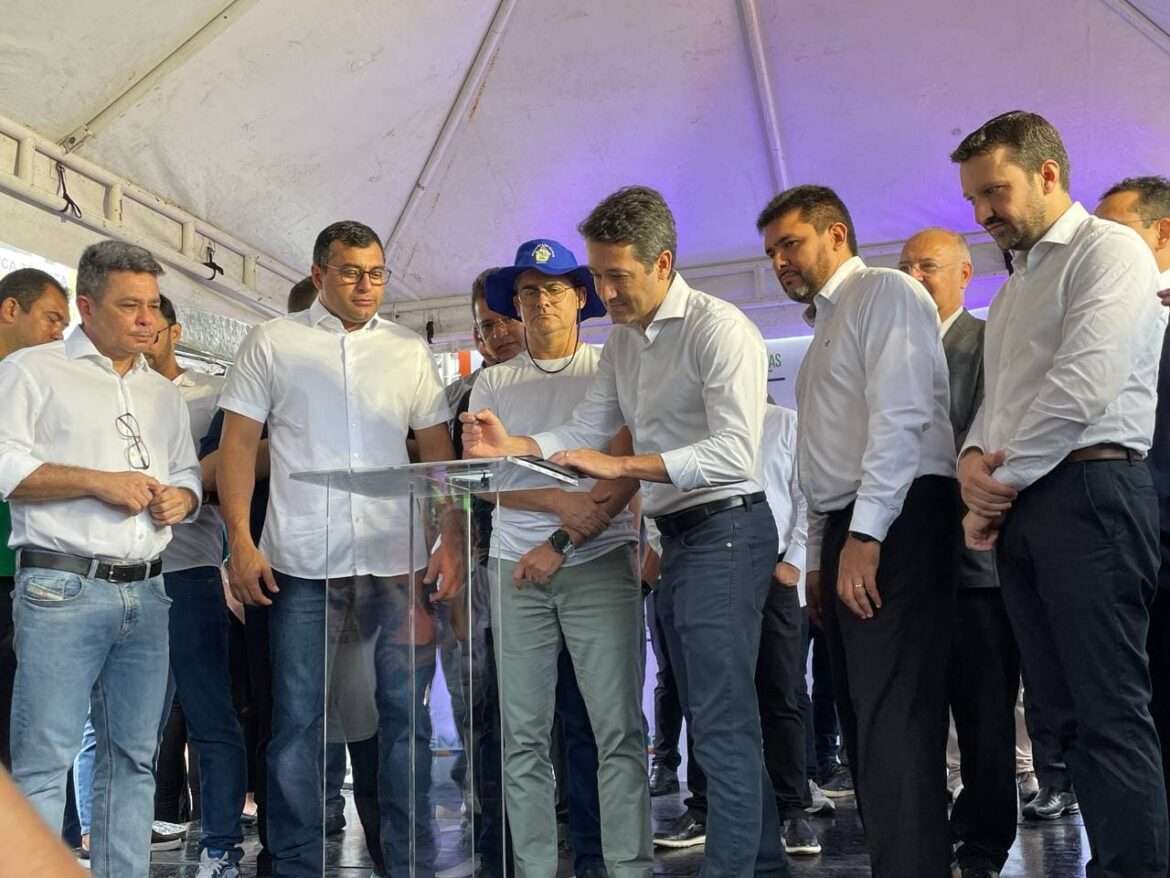 Governo, Prefeitura e Águas de Manaus assinam termo para construção de estação de tratamento de esgoto